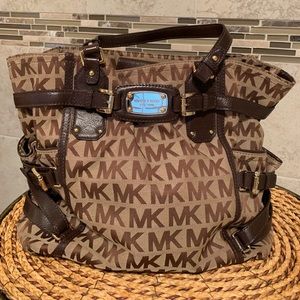 Women’s Pocketbook